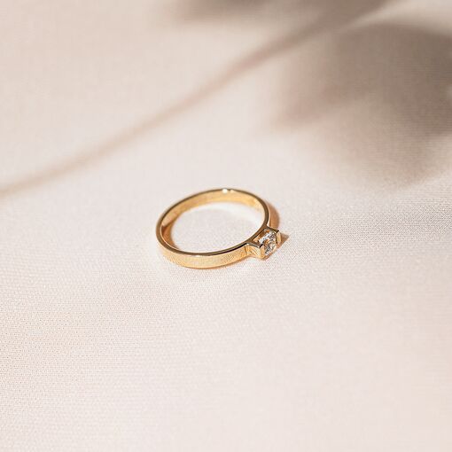 Minimalistyczny Złoty Pierścionek zaręczynowy Podziw z brylantem